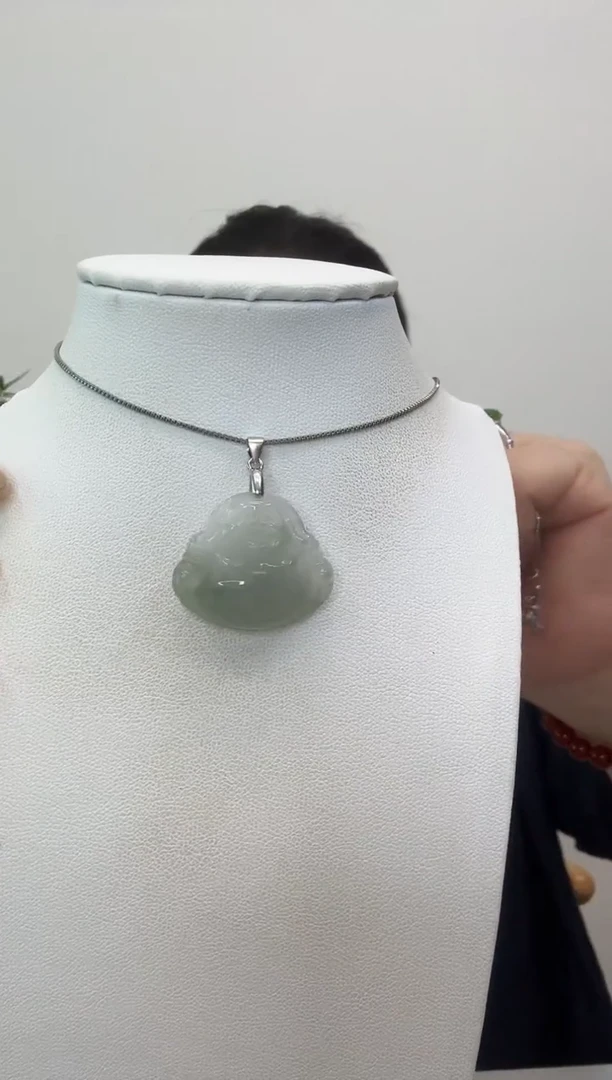 翡翠银S925镶嵌颈饰小佛赠合金链
