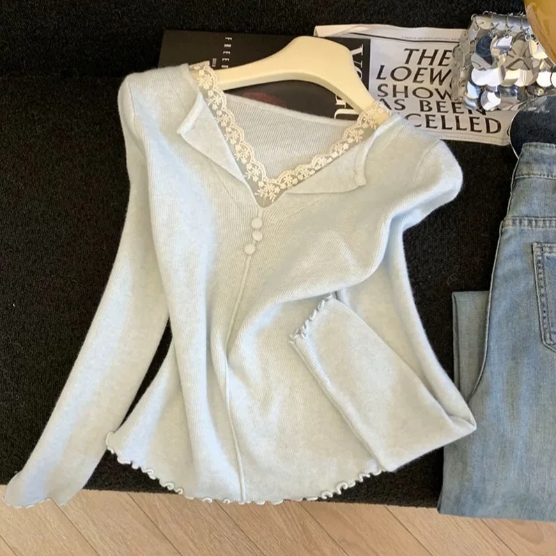 蕾丝拼接V领翻领长袖针织衫女冬穿搭设计感内搭打底衫上衣