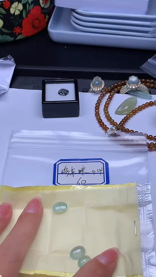 裸石翡翠哆*咪+多样性发货