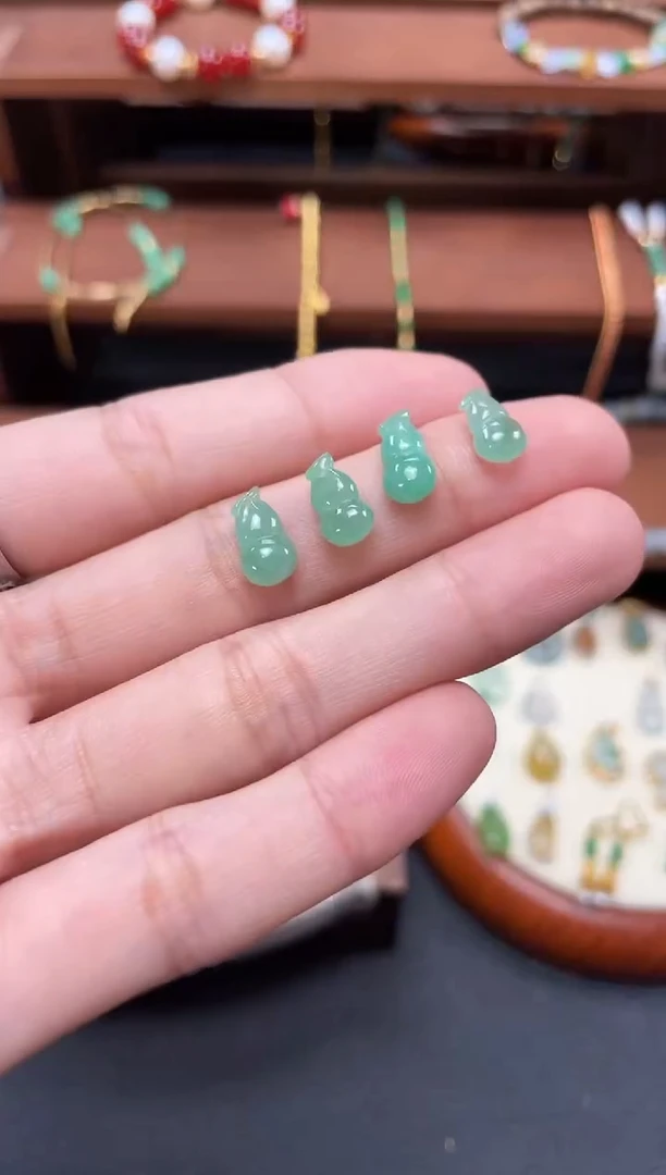 【闪购商品】翡翠吊坠(不含链)18K金镶嵌多样性发货一个  JK660