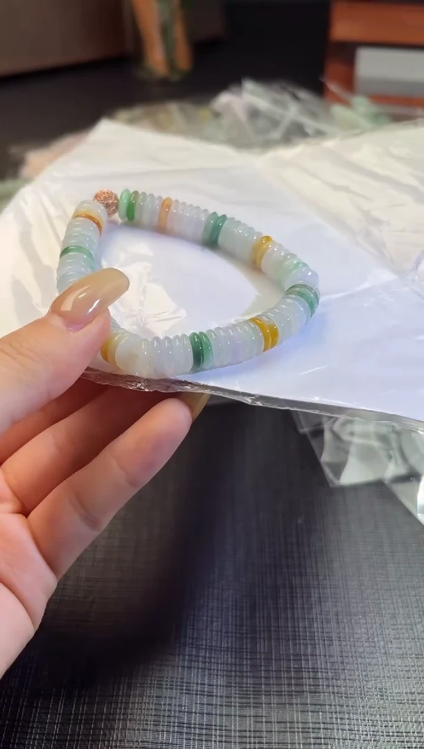 翡翠未镶嵌颈饰100714591