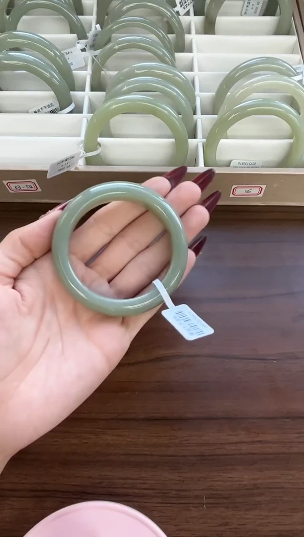 未镶嵌手镯和田玉且末微色差近矿53+手镯