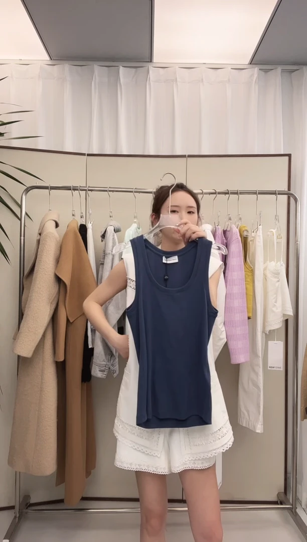 短句  已开价  25款蓝色背心S和M码可选
