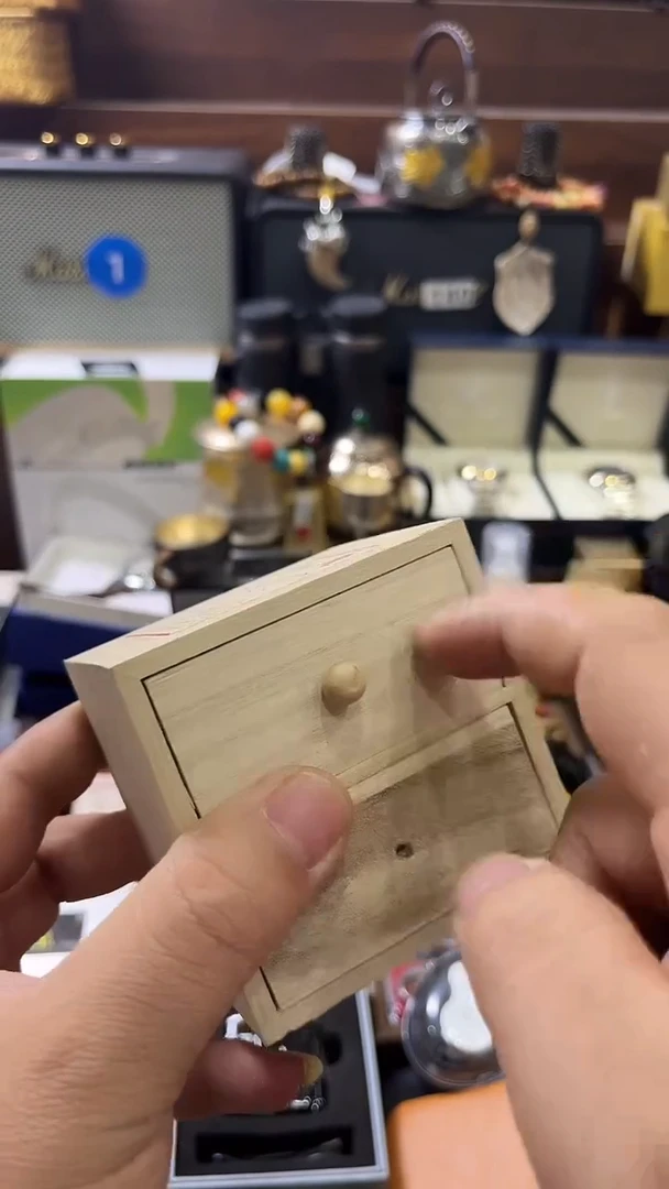 瓷片闪购商品 如图所示