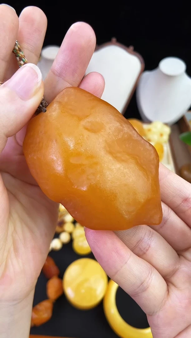 琥珀未镶嵌珠宝奇石柒月