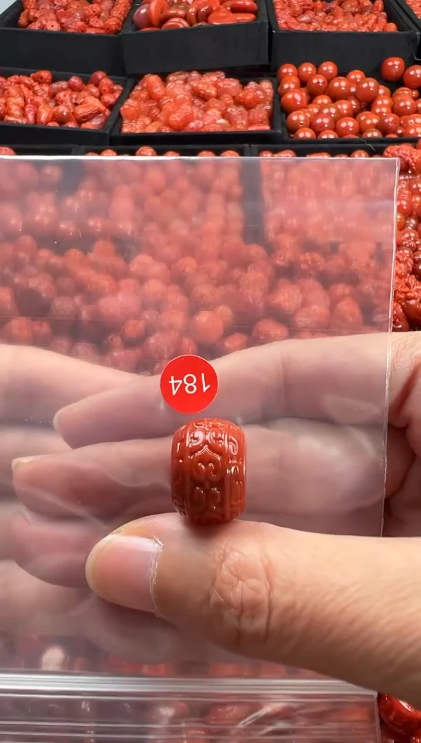 颈饰未镶嵌南红玛瑙1