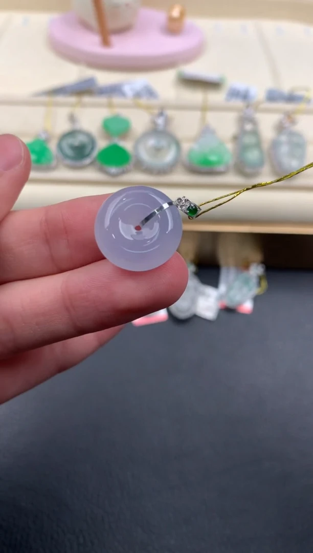 【闪购商品】翡翠颈饰18K金镶嵌D932