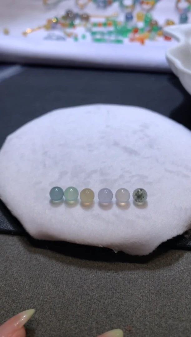 【闪购商品】定制翡翠未镶嵌6.3珠子2300+230