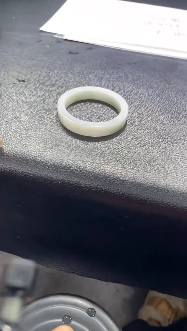 【闪购商品】定制翡翠手镯未镶嵌手镯DDS/发一件