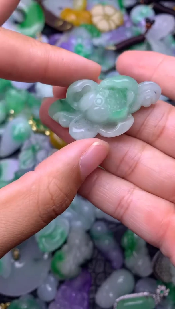 颈饰未镶嵌翡翠缅甸翡翠吊坠