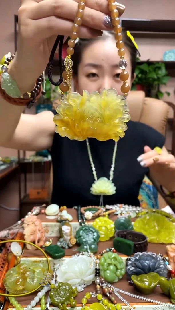 未镶嵌岫玉吊坠·