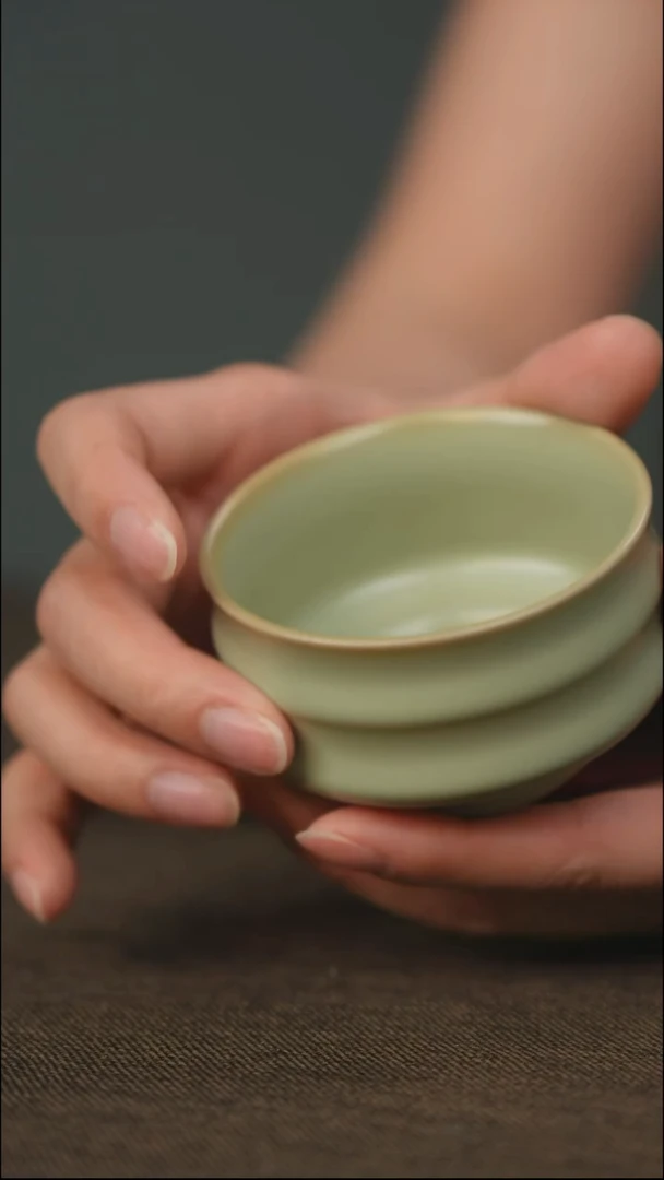 粉青 竹节杯 带底款