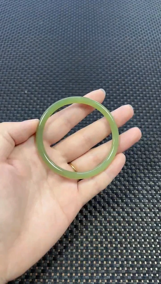 未镶嵌手镯和田玉芦*儿（多样性发一件）圈口约57