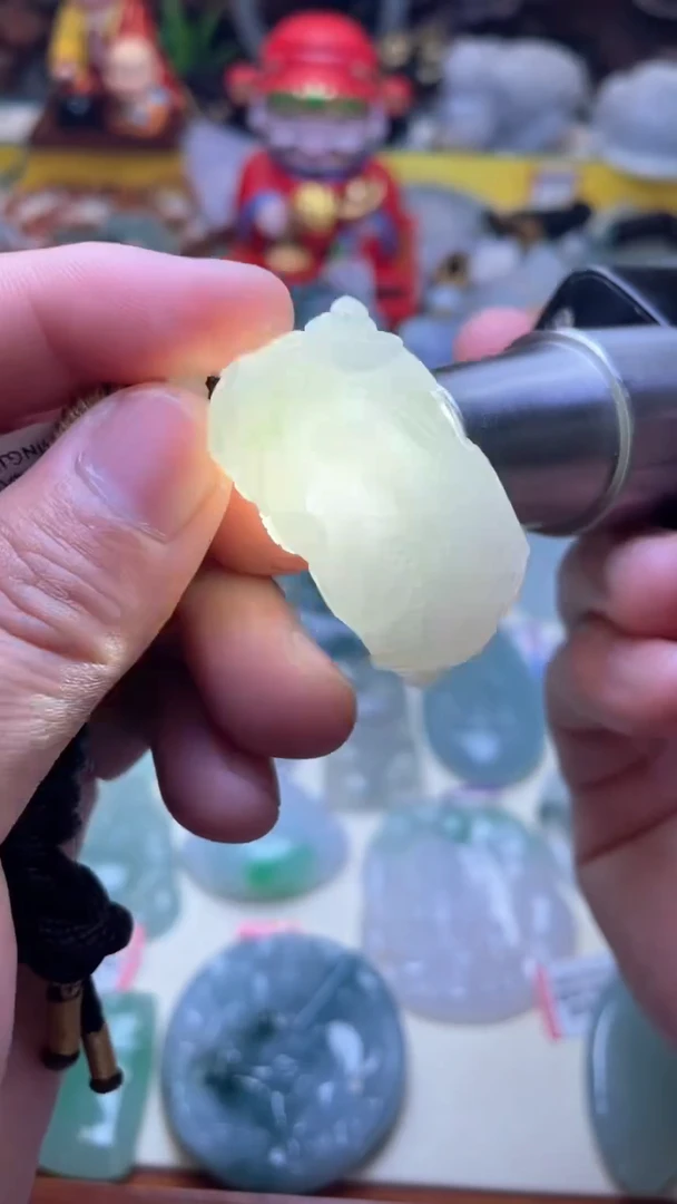 翡翠未镶嵌颈饰1