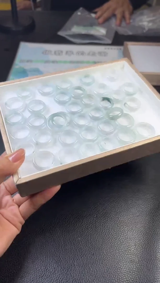 未镶嵌挂件翡翠多样性发一件R703168