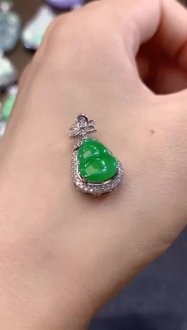 吊坠(不含链)18K金镶嵌翡翠D5