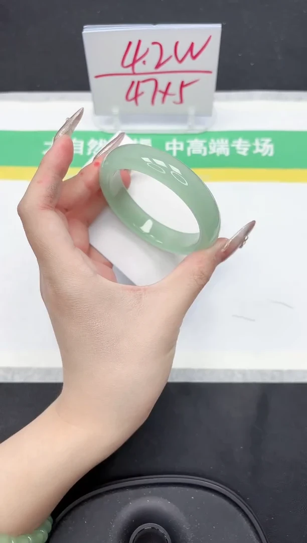 【闪购商品】石英质玉手镯未镶嵌118-56