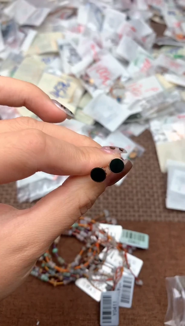 18K金镶嵌挂件翡翠—