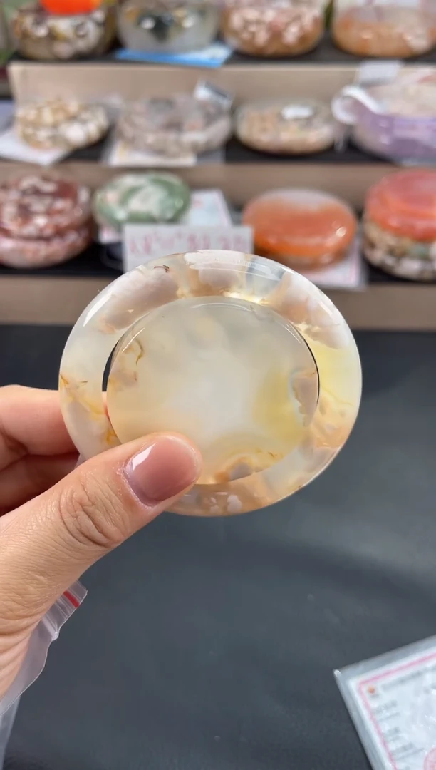 未镶嵌手镯石英质玉52