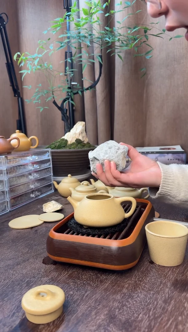 茶壶紫砂士恒石瓢-半手精工制作-本山绿泥-容量“160CC