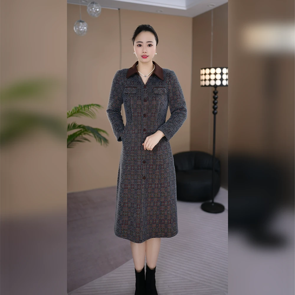 2025冬季新款百搭妈妈装保暖显瘦高级时尚气质减龄洋气大方连衣裙