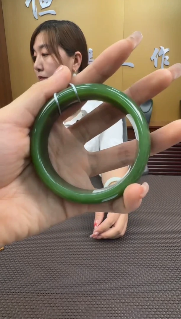 【闪购商品】和田玉手镯未镶嵌60