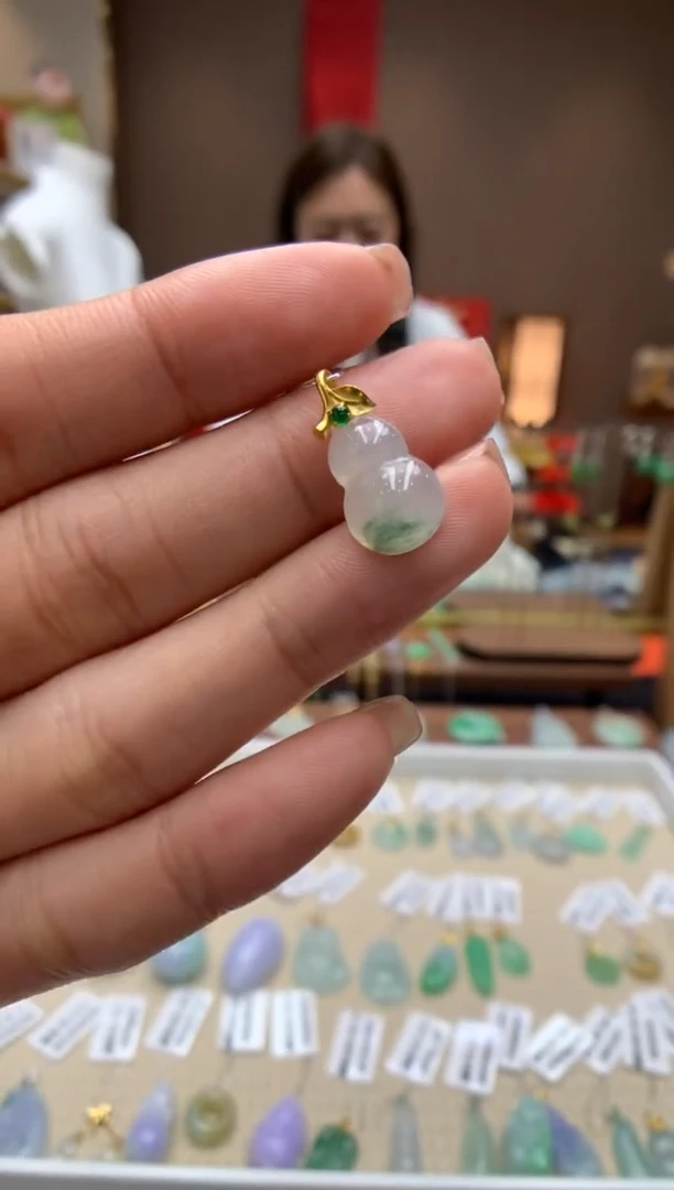 【闪购商品】翡翠颈饰18K金镶嵌葫芦