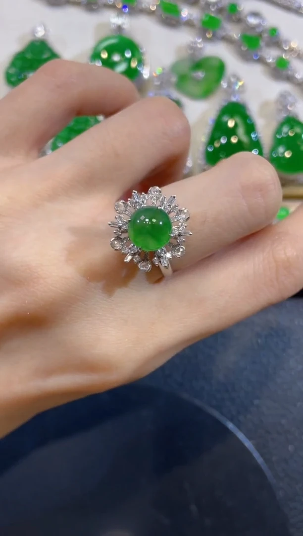 颈饰18K金镶嵌翡翠团购2