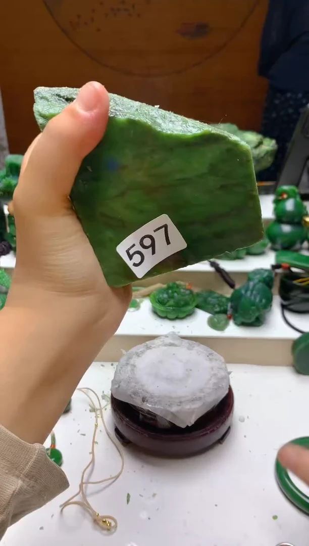 未镶嵌和田玉（碧玉）珠宝半成品0
