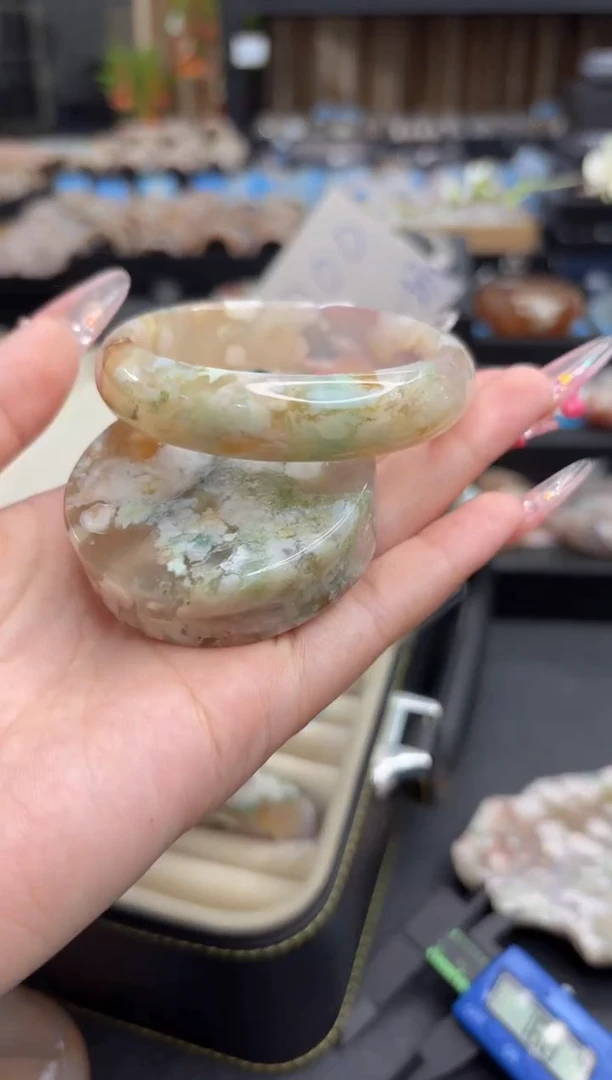 未镶嵌手镯石英质玉302(57圈赠送镯心)