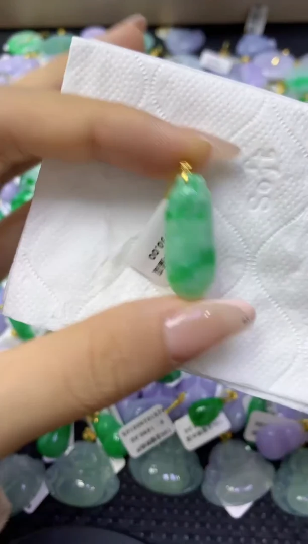 颈饰18K金镶嵌翡翠天然缅甸翡翠A货