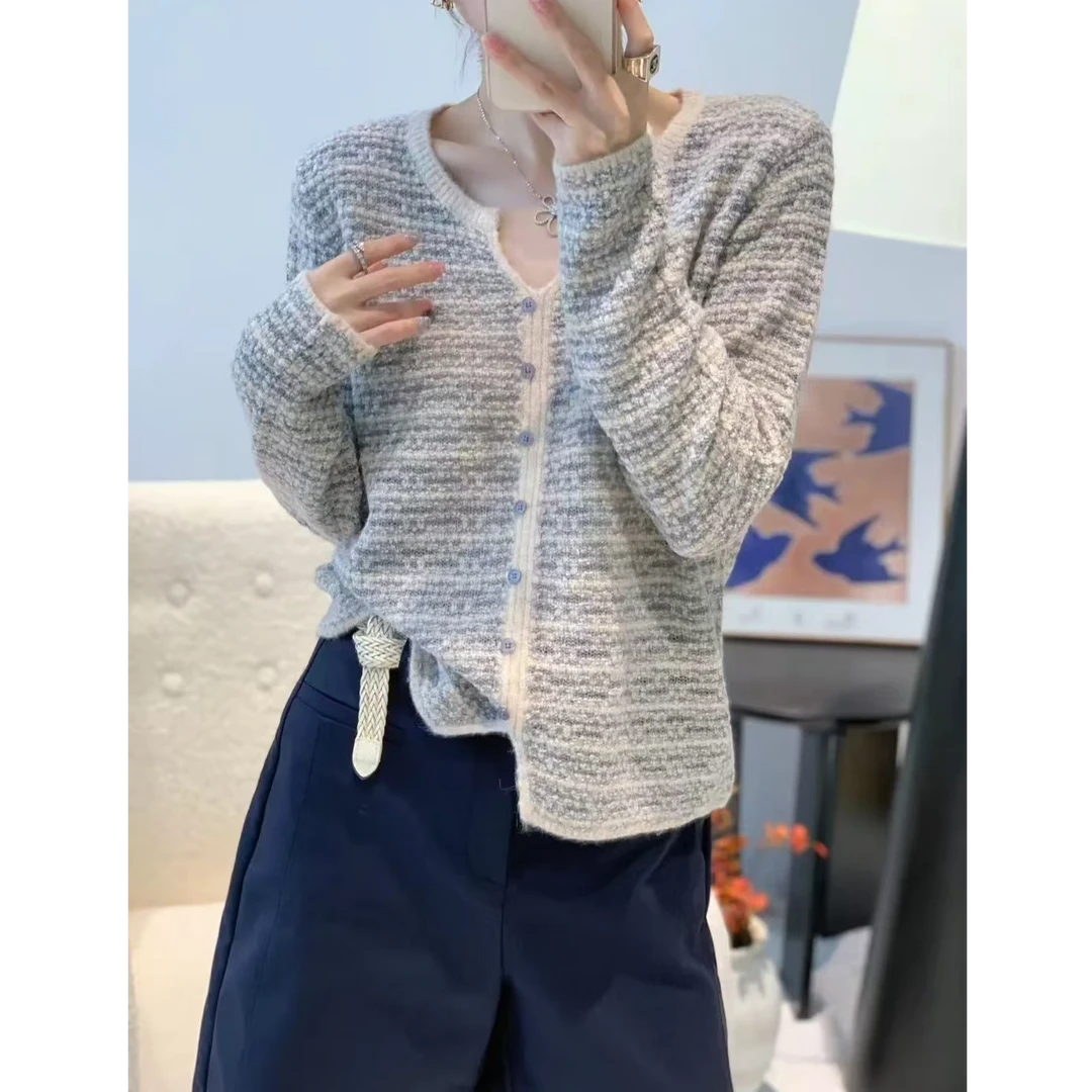【灰调】剪刀领花纱针织衫女长袖秋装新款时尚洋气宽松打底衫上衣