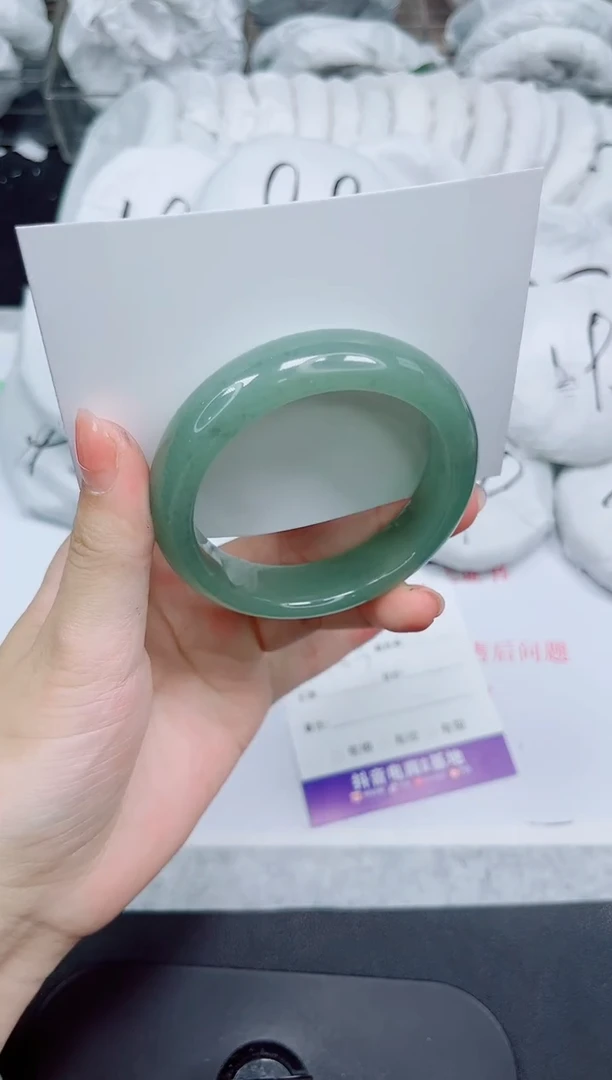 石英质玉手镯未镶嵌188