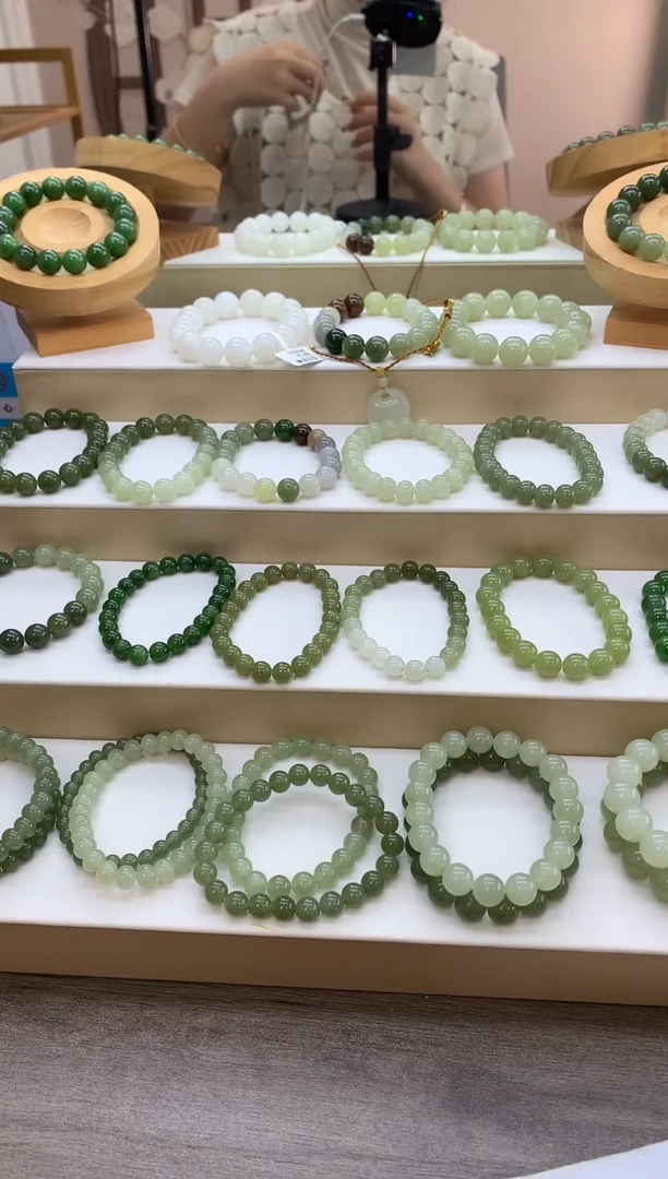 未镶嵌手串和田玉卡**八算盘珠