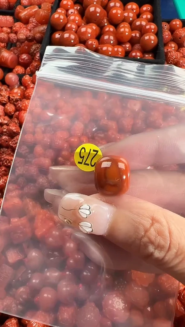 颈饰未镶嵌南红玛瑙1