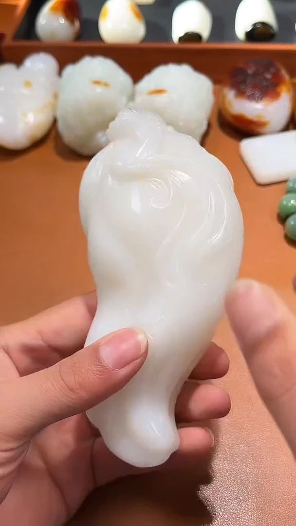 未镶嵌和田玉把件夏***。和田玉