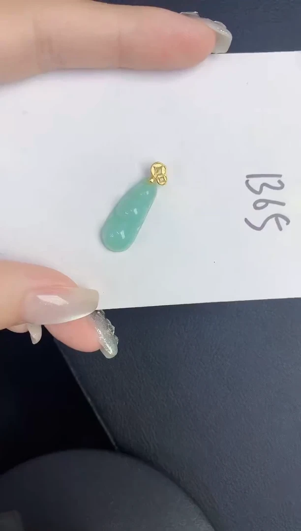 翡翠未镶嵌颈饰缅甸天然翡翠A货