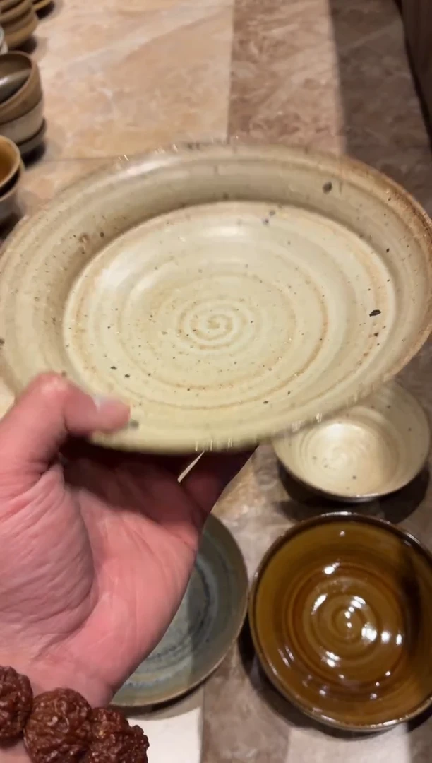 瓷片向*684 微瑕粗陶灰色燕麦异形盘1个