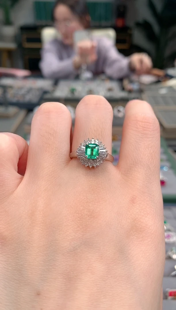 【闪购商品】祖母绿戒指铂Pt850镶嵌祖母绿