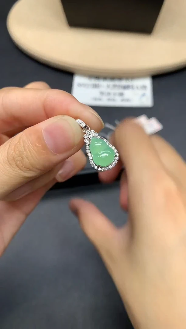 翡翠银S925镶嵌吊坠(不含链)葫芦【多样性发其一】