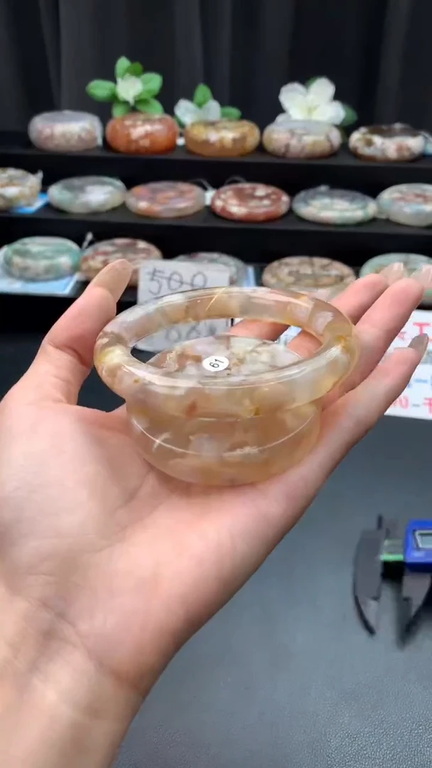 未镶嵌手镯石英质玉（61圈口）赠送镯心