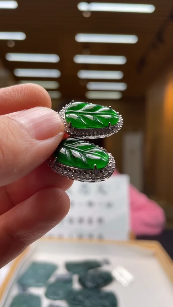 【闪购商品】翡翠颈饰未镶嵌多样性发货 （只发一件）x9