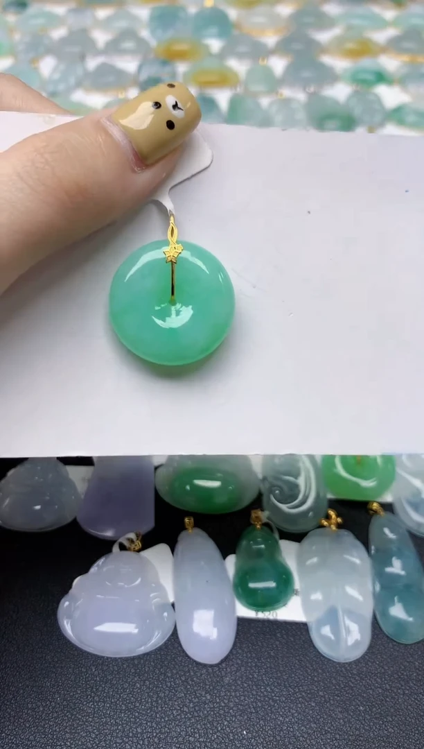 翡翠18K金镶嵌颈饰天然翡翠A货