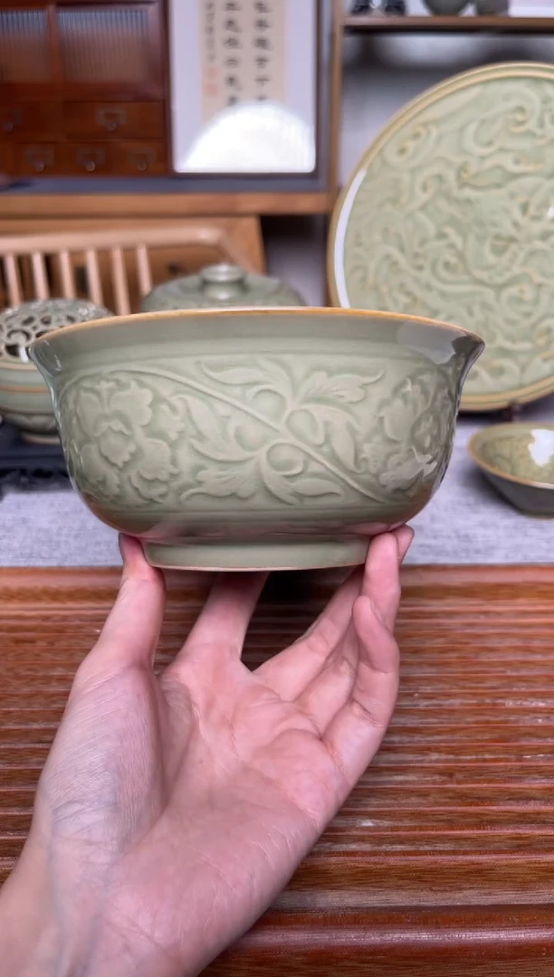 其他秘色5.5英寸缠枝牡丹纹碗 微瑕
