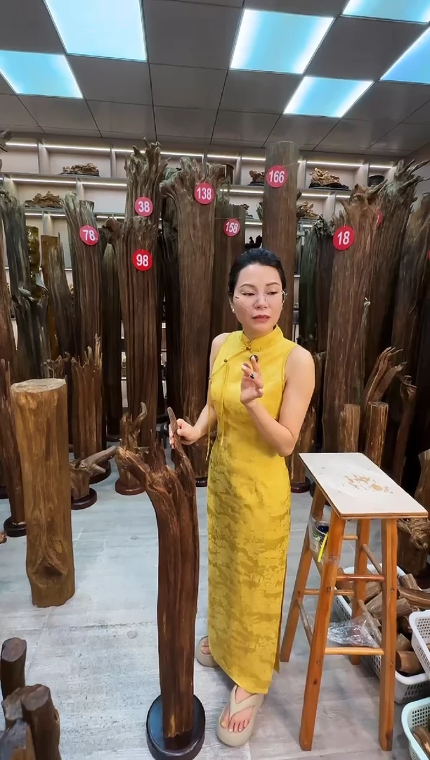 沉香碎屑沉香原料摆件工艺品一百以上带底座沉香