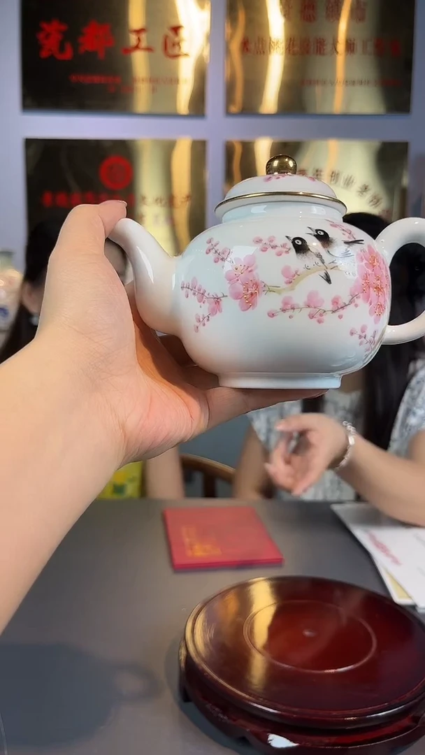摆件瓷博会&水点桃花胡晶007