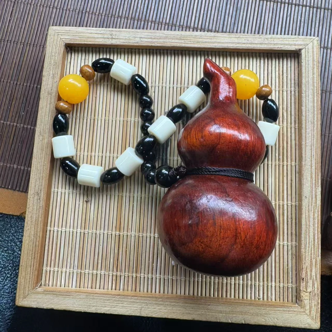 1206小叶紫檀葫芦手把件