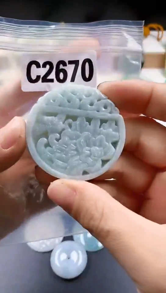 颈饰未镶嵌翡翠天然翡翠吊坠挂件