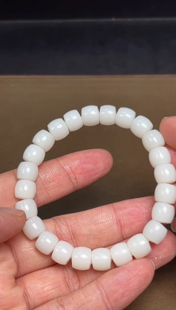 【闪购商品】和田玉手链未镶嵌52 带碎裂