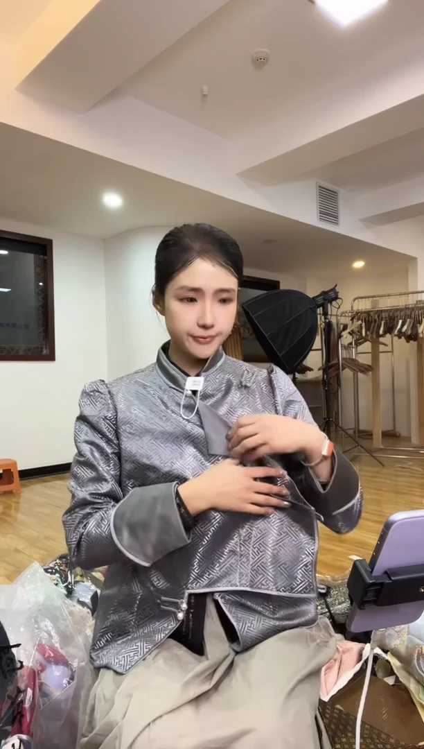 外套   XL 125斤以里